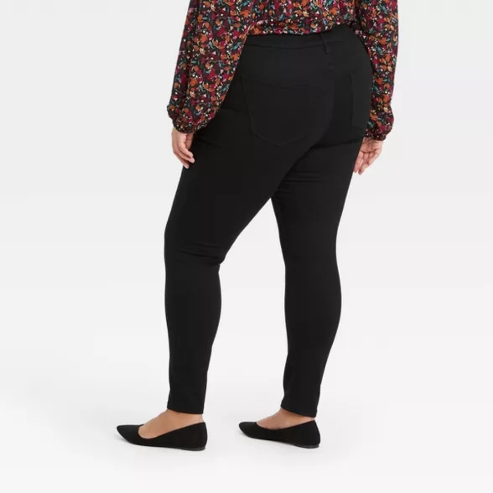 Like New! Ava and Viv Black Skinny Denim - Picture 2 of 7